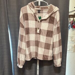 SHEIN Beige & White Fleece Pullover